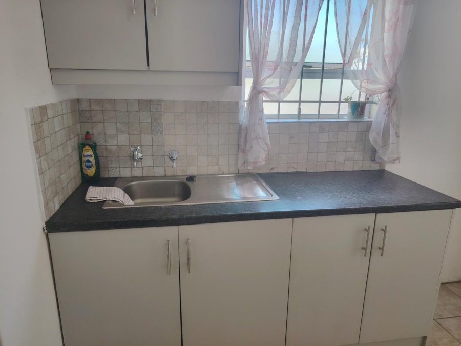 To Let 1 Bedroom Property for Rent in Parow Western Cape